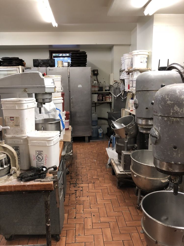 Traub's Bakery: 1020 Lincoln Avenue, Prospect Park, PA 19076